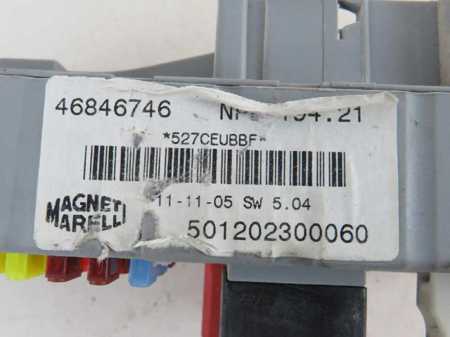 Блок предохранителей  46846746, 46846745   Fiat Croma    