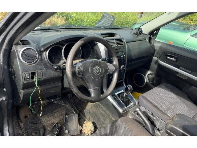 Панель приборов    Suzuki Grand Vitara I       