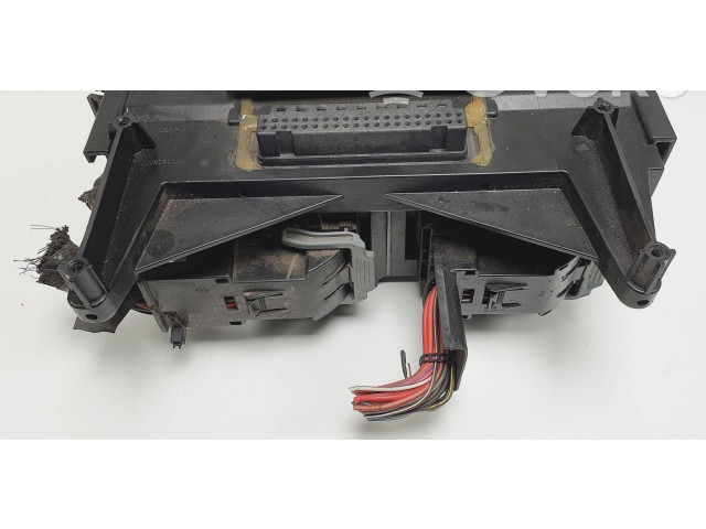 Блок предохранителей  04692087AB   Jeep Cherokee    