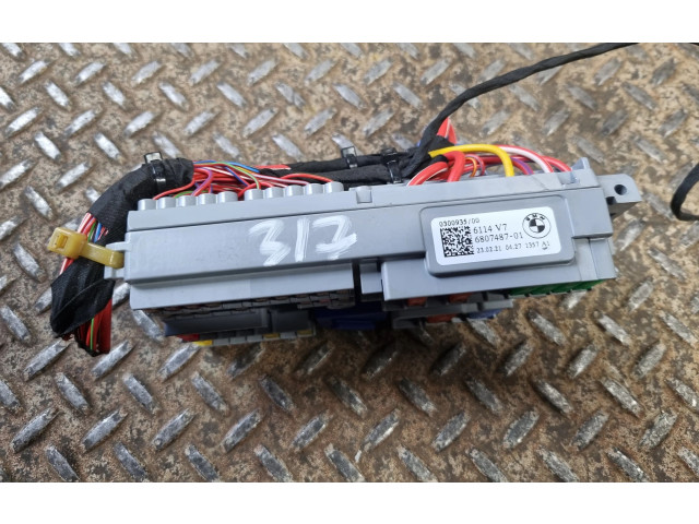   Pojistková skříňka 6807487   BMW 3 G20 G21 2021