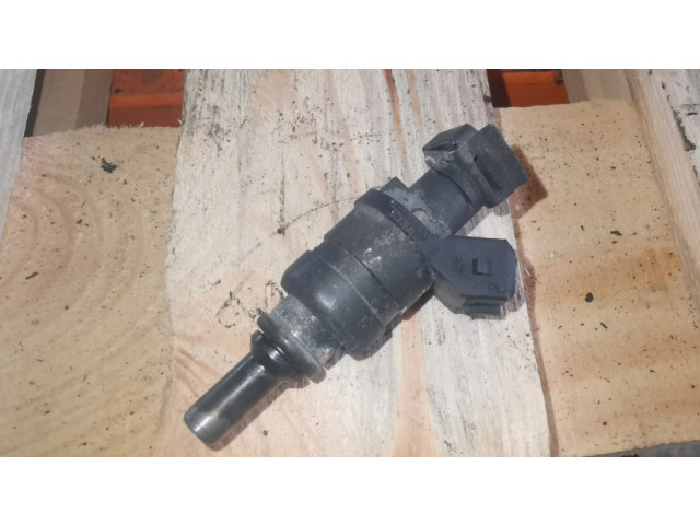 Vstřikovač 1427240   BMW 5 E39  pro benzínový motor 2.0  