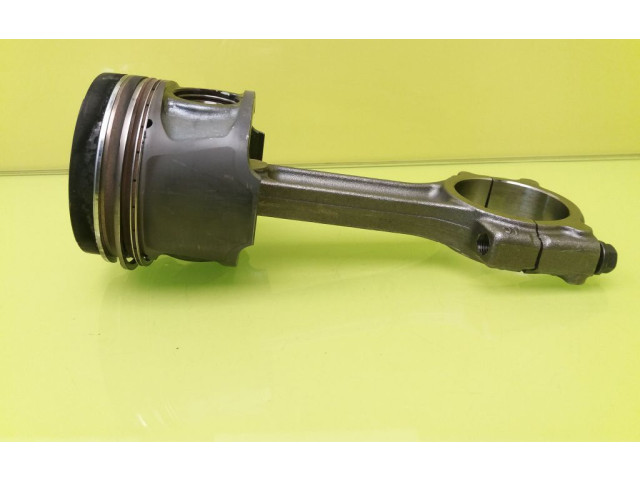 Píst 7701475074   Citroen Xantia     