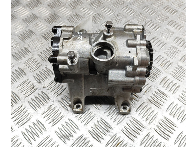 Масляный насос  B58 B30 A 7643046, 72336351  BMW 2 F22 F23 