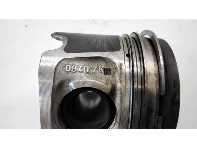 Píst 0840ZK   BMW 3 E90 E91  pro naftový motor 2.0  
