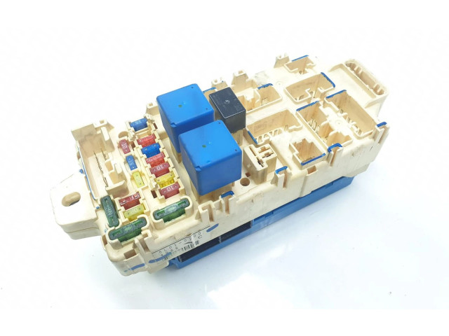 Блок предохранителей MR445952   Mitsubishi Montero    
