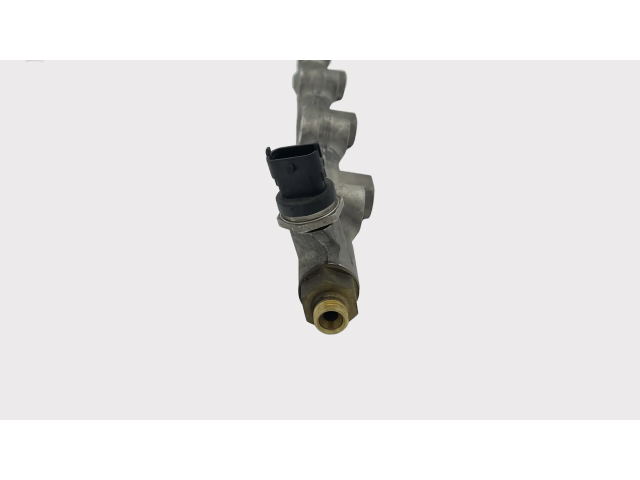 Vstřikovací lišta 71748984, 71741190   Alfa Romeo Brera  pro benzínový motor 3.2  