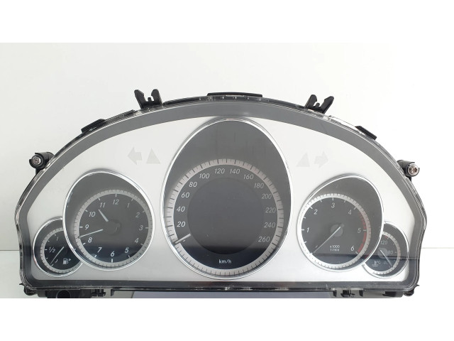 Přístrojová deska  Mercedes-Benz E W212 2010 A2129004113, 2129014002  