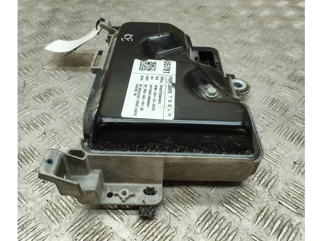 Блок комфорта 149732700B, 149731900E   Tesla Model Y   