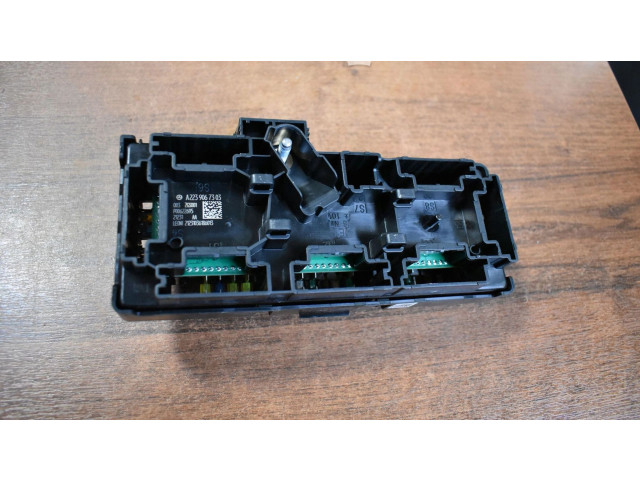  Pojistková skříňka A2239067303555525   Mercedes-Benz C W206 2025