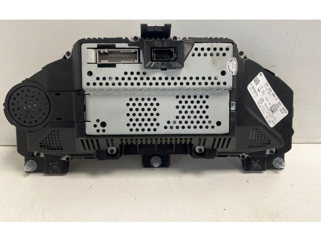 Панель приборов 7P6920982E   Volkswagen Touareg II       