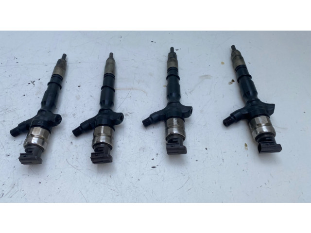 Комплект форсунок 2367030100    Toyota Hilux (AN10, AN20, AN30) для дизельного двигателя  2.5