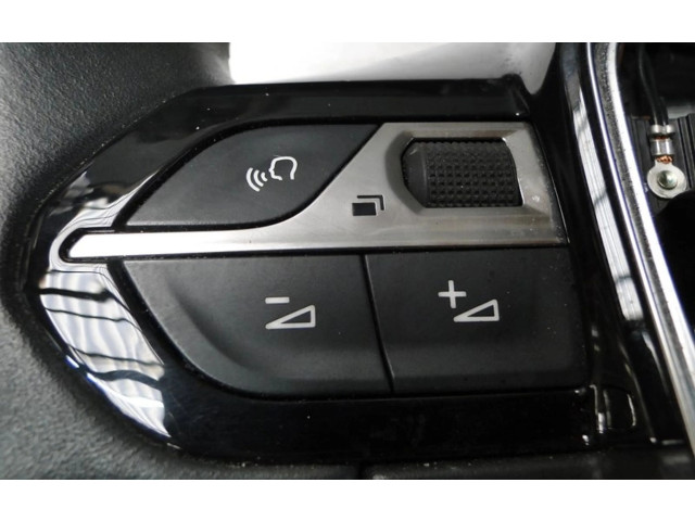 Volant Peugeot 3008 II 2020 98105487AU, 98105487AU  