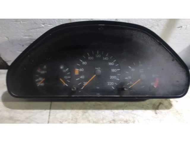 Панель приборов 88311224   Mercedes-Benz C W202       
