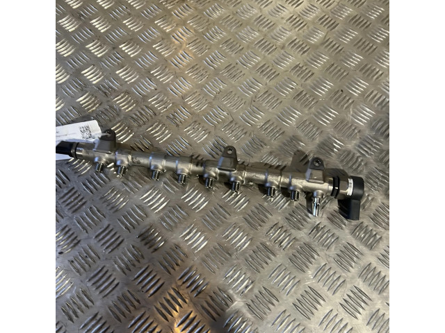 Vstřikovací lišta 8571569   BMW 7 G11 G12  pro naftový motor 3.0  