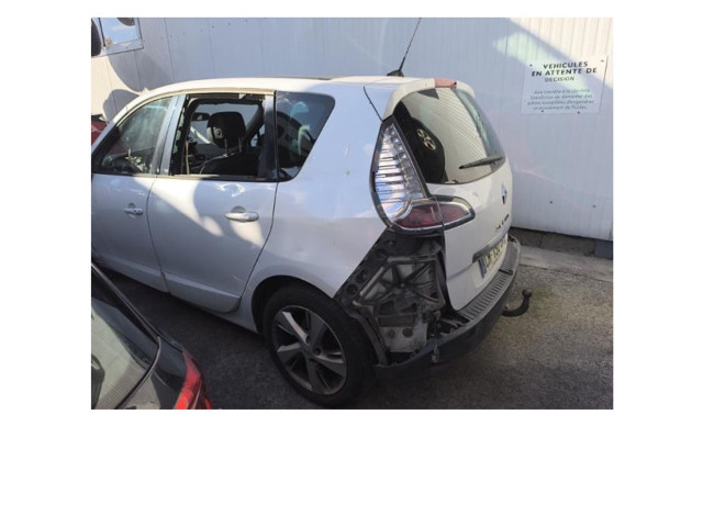   Pojistková skříňka    Renault Scenic III -  Grand scenic III 2012