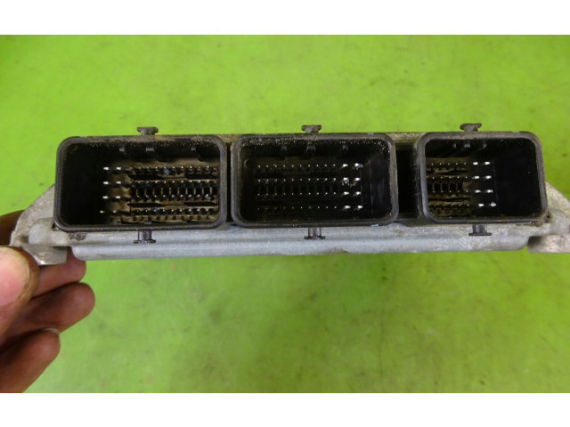 Блок управления двигателем ECU