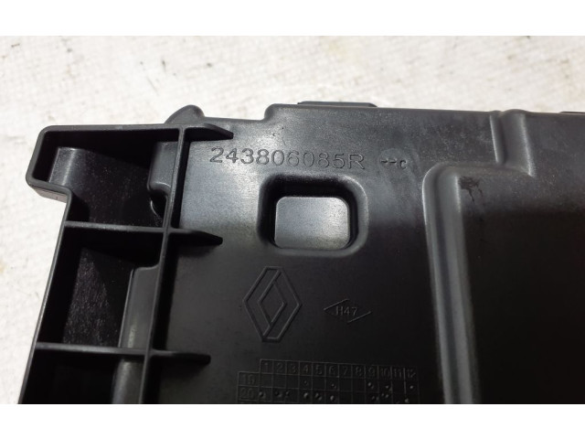 Блок предохранителей  243806085R   Renault Arkana    