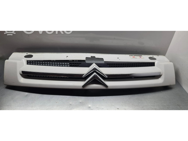 Передняя решётка Citroen Berlingo 2008-2018 года 9644758177      