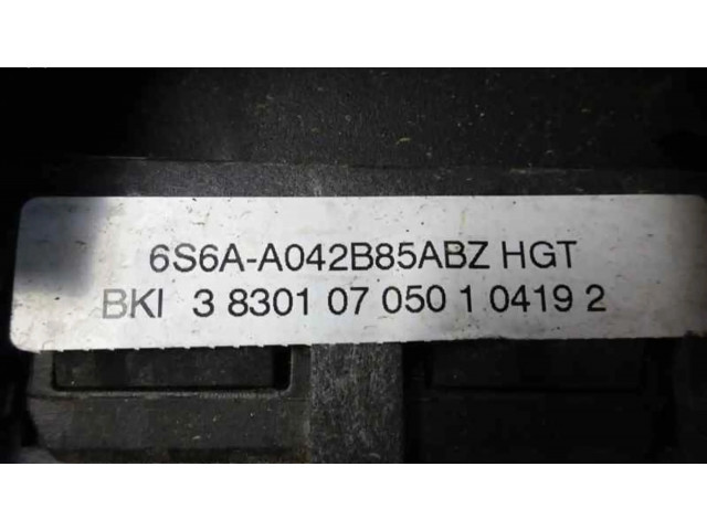 Подушка безопасности водителя 2S6AA042B85AHZ   Ford Fiesta