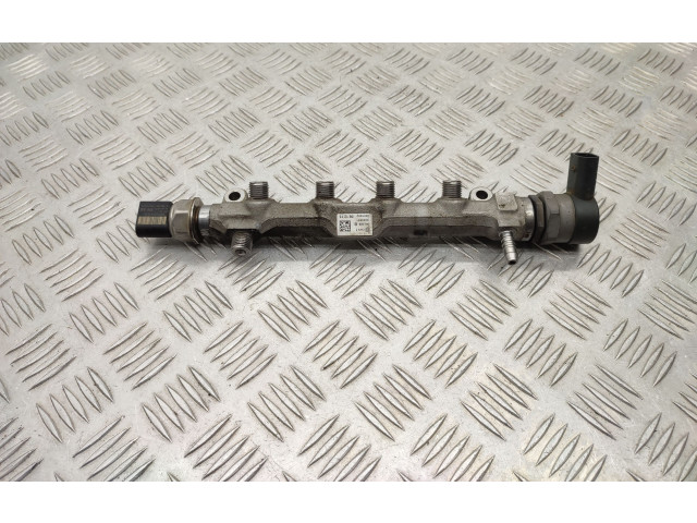 Vstřikovač 04L089B, 057130764AB   Skoda Octavia Mk3 (5E)    CLHA 