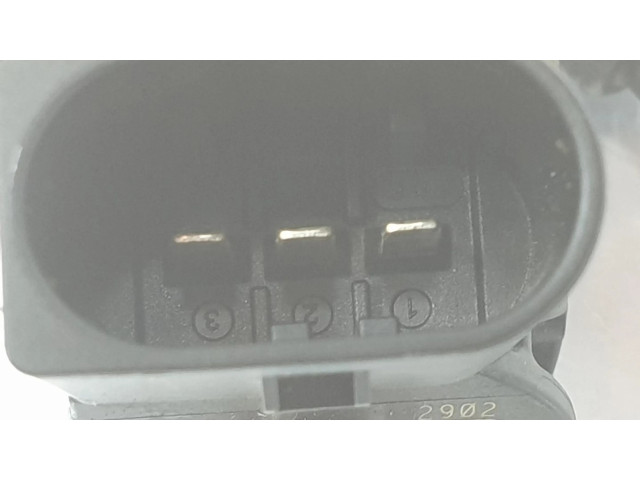 Vstřikovač 13538579236, 8579236   BMW 5 F10 F11   2.0  