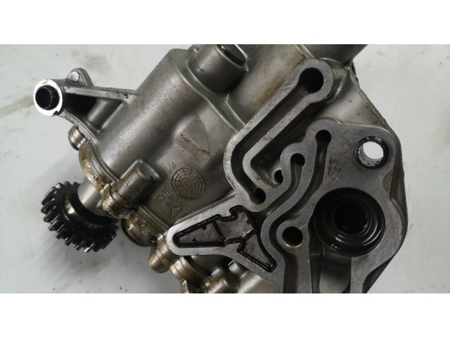 Масляный насос   06H115105BF  Audi A5 8T 8F 2.0