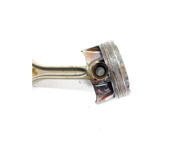  Поршень с шатуном B4204T23 32267957  Volvo S90, V90  