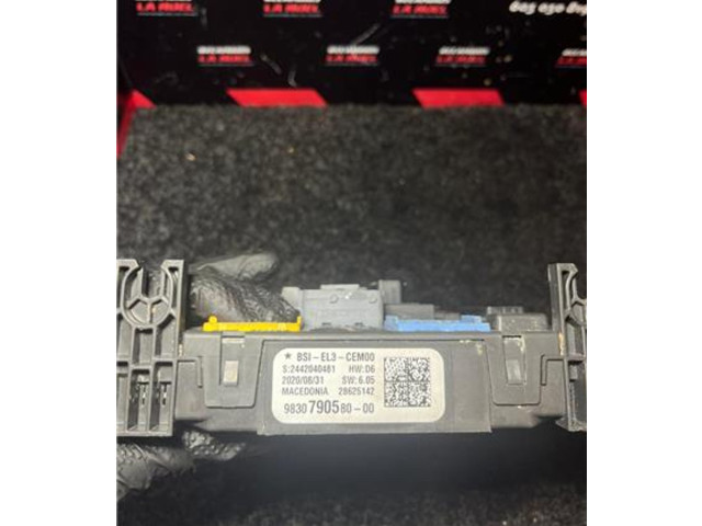 Блок предохранителей 9830790580   Citroen Jumpy    