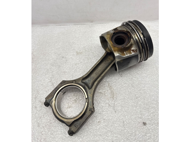  Поршень с шатуном  11248508023, 11258584899  BMW 5 G30 G31  