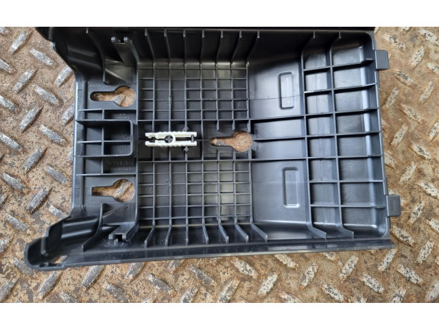   Pojistková skříňka 31682732, 32209198   Volvo XC60 2019