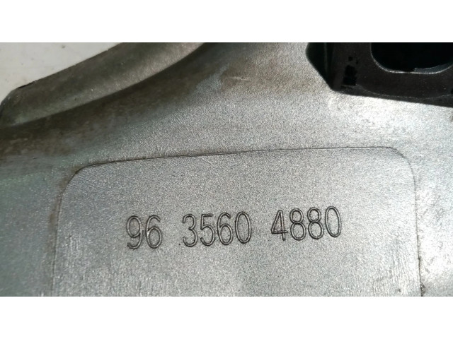 Передняя решётка Citroen Berlingo 1996-2002 года 9635603977      