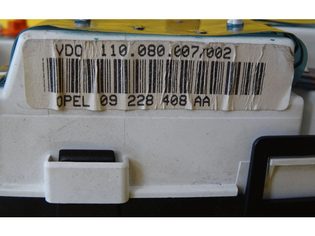 Přístrojová deska  Opel Omega B2 2002 09228408AA  