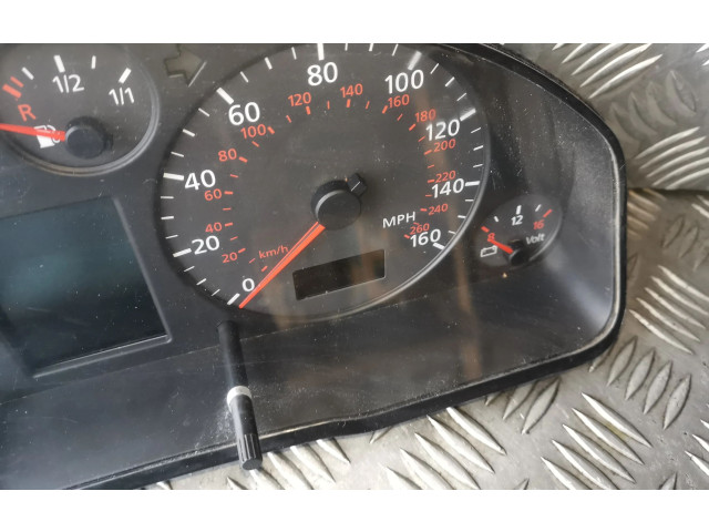 Панель приборов 8D0919930H   Audi A4 S4 B5 8D       