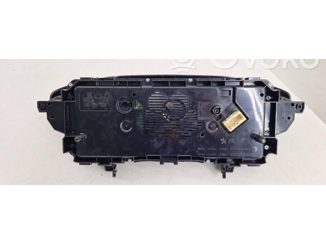 Přístrojová deska  Peugeot 5008 II 2021 5550035222, 5550035208  