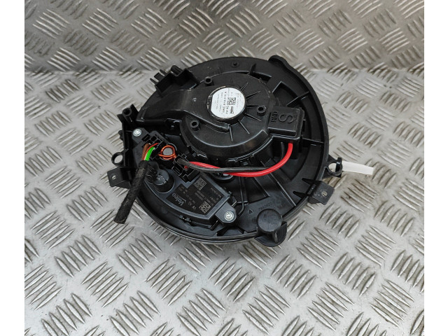 Вентилятор печки    5WC819015A, T72368C   Audi Q2 -