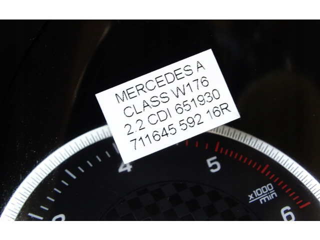 Přístrojová deska  Mercedes-Benz A W176 2012 A1769008403  