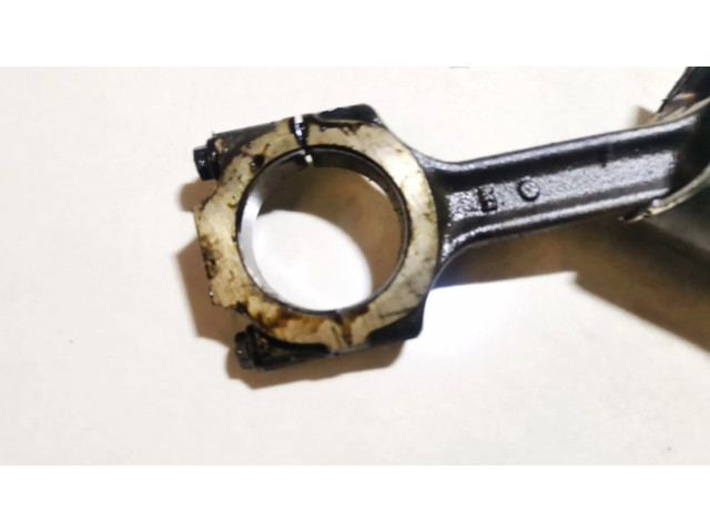 Píst    Alfa Romeo 166  pro naftový motor 2.4  