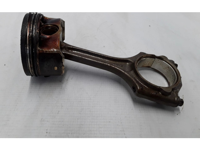 Píst 30637671, 30731944   Volvo XC90    B 6324 S 