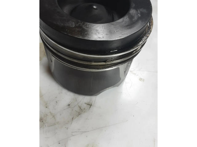 Píst 8372T, 3R2   Audi A6 S6 C7 4G  pro naftový motor 3.0  