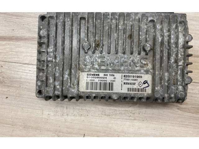 Блок управления коробкой передач S105280024, 7700110261   Renault Scenic II -  Grand scenic II