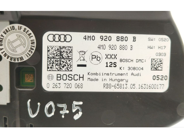 Přístrojová deska  Audi Q7 4M 2017 4M0920880, 4M0920880B  