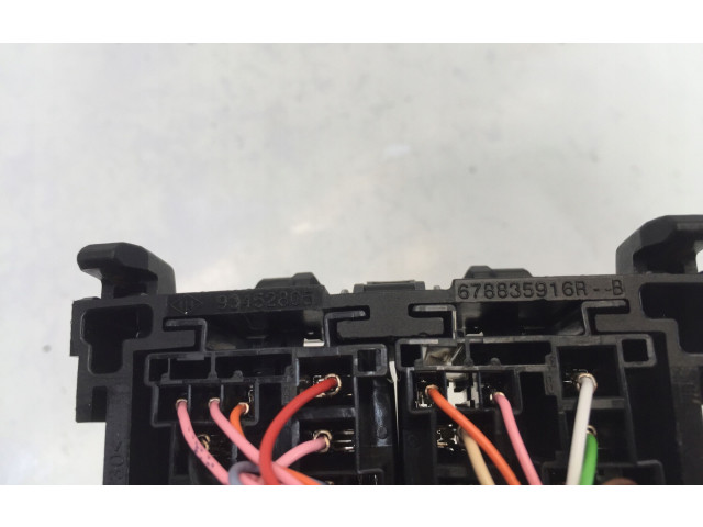   Pojistková skříňka 678835916R   Nissan Juke II F16 2021