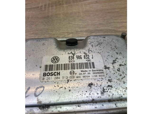 Блок управления двигателем Блок управления 030906032J, 0261204913   Volkswagen Scirocco