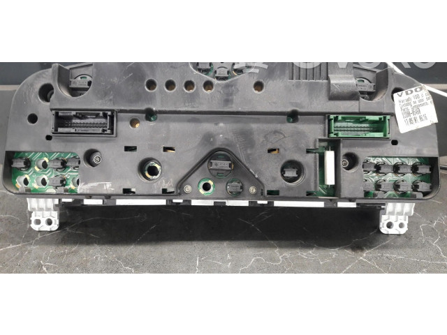 Панель приборов 88458017   Toyota Avensis T220       