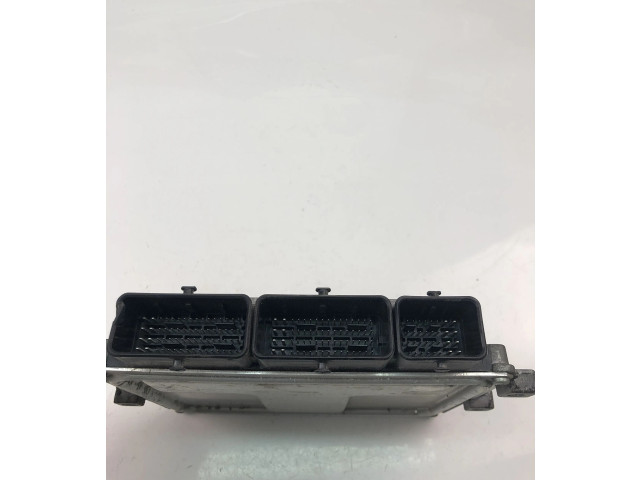 Řídící jednotka 237104789R, 237102706R   Renault Clio IV 2014