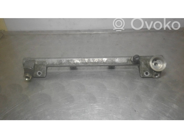 Топливная рампа 90411551   Opel Calibra 2.0 