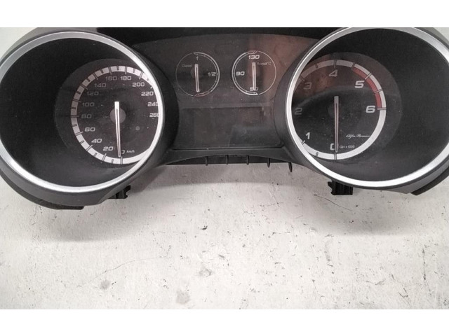 Přístrojová deska  Alfa Romeo Giulietta 2011 50521957, 50521957  