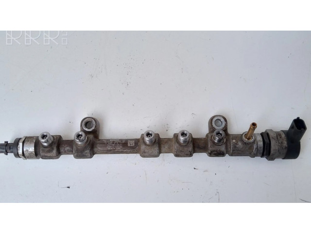 Vstřikovací lišta 2381033030, 1077800531   Subaru Trezia  pro naftový motor 2.0  