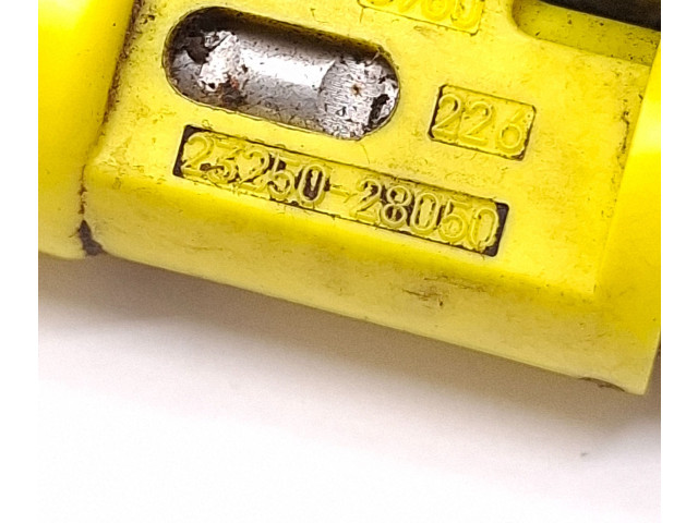Форсунка 2325028050, 243960    Toyota RAV 4 (XA20)   