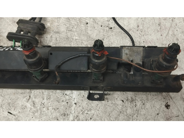 Vstřikovací lišta 280150415   BMW 5 E39  pro benzínový motor 2.3  